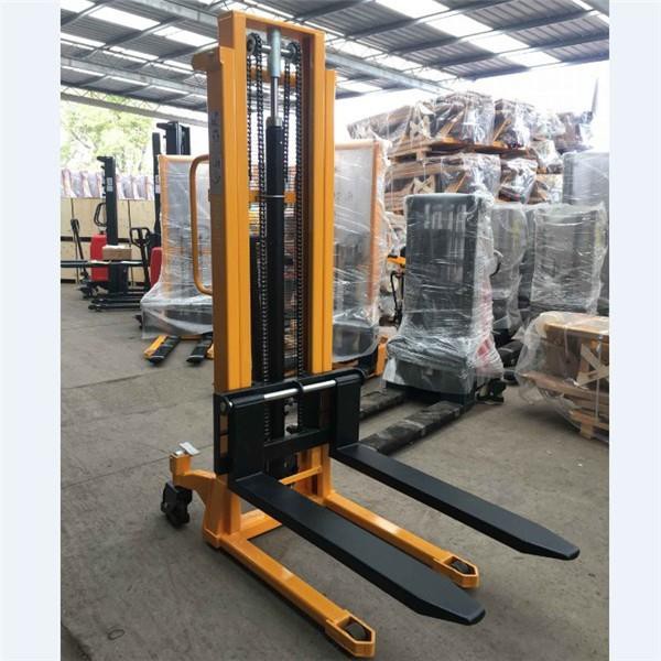 Hand Powered Forklift