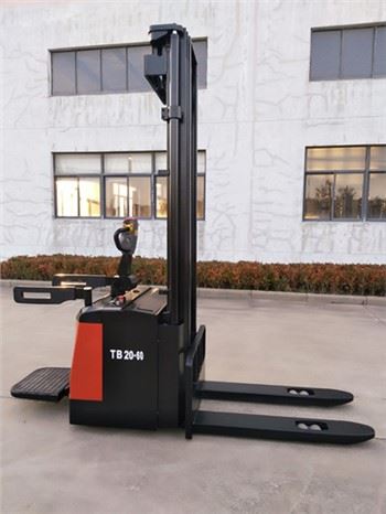 Pallet Stacker elettriċi TB2045 2ton Forklift tat-Tagħbija