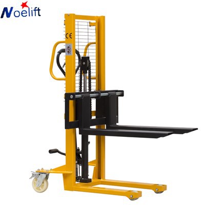 Forklift li jaħdem bl-idejn