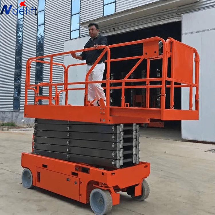 Engine powered scissor lifts platform Engine powered scissor lifts platform